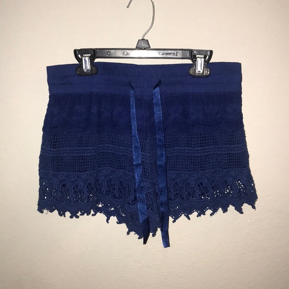 Shorts - Picture 1 of 2